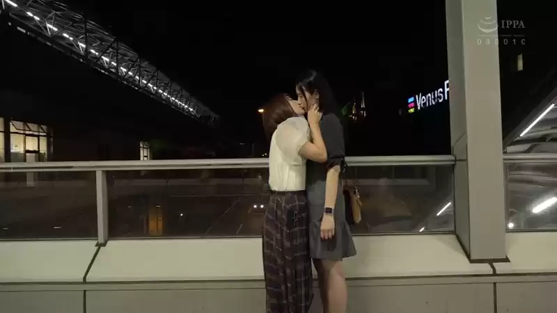 ＃はじめての＃レズキスは＃阿部乃みくと＃野外で＃なんていかがでしょう？