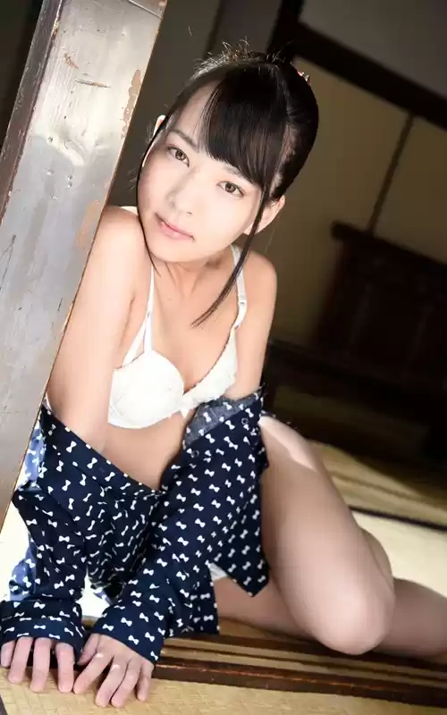 【VR】お姉ちゃん！いくらなんでも…生はマズくない？ あべみかこ