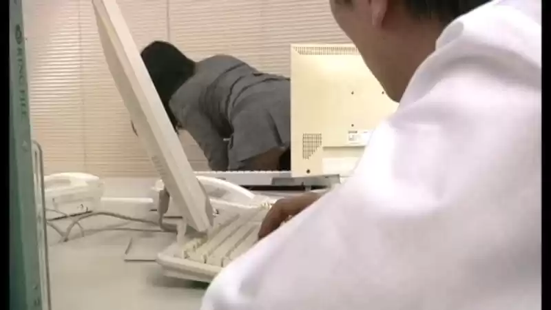 非日常的悶絶遊戯 大口契約の為ミニスカを穿く社長、涼子の場合