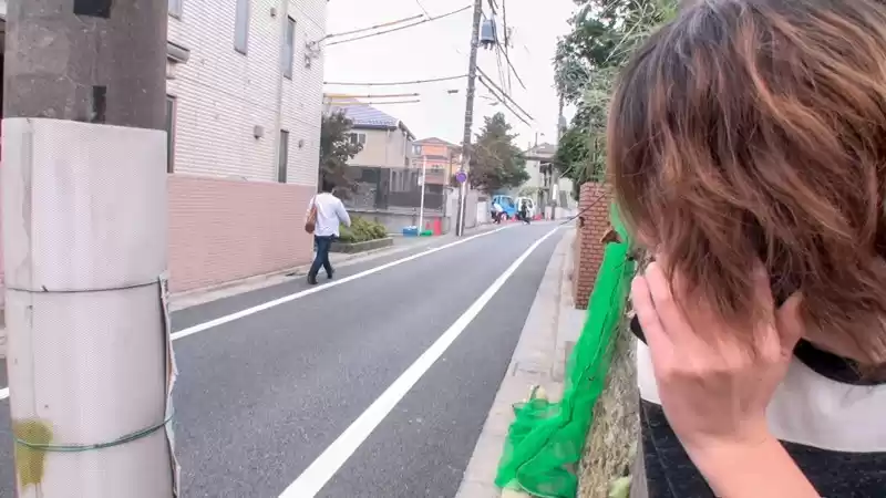 ゲス不倫!人妻に旦那と電話させながらだいしゅきホールドで中出ししたった 2