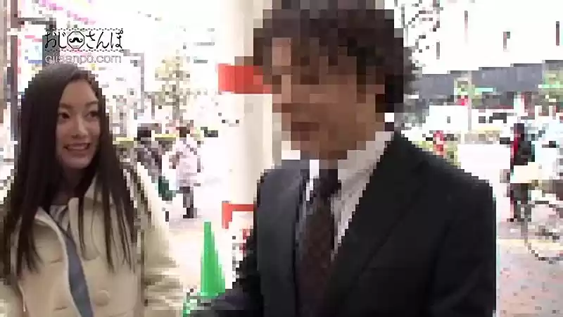 私、乳首が弱すぎるんです… おじさんぽ07 AVよりエロいエッチ見たくない？ TVタレントレベルのルックスを持つ美人妻と下町探索お散歩デート。おじさんに足を絡めて中出しさせる奥さんの敏感反応がヤバい！ 白石悠