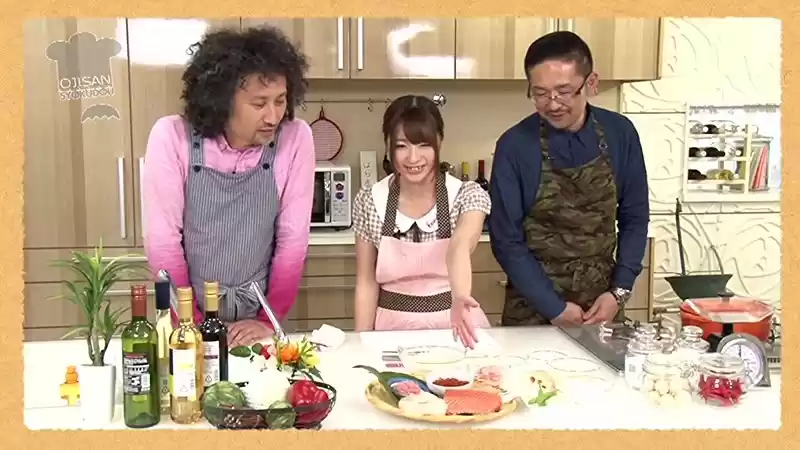 「キスだけで…濡れちゃうんだもん…」 おじさん食堂02 キスだけでパンティがビショビショになっちゃう位に感じやすい奥さんの手料理とセックスが二つの意味でオイシイ。