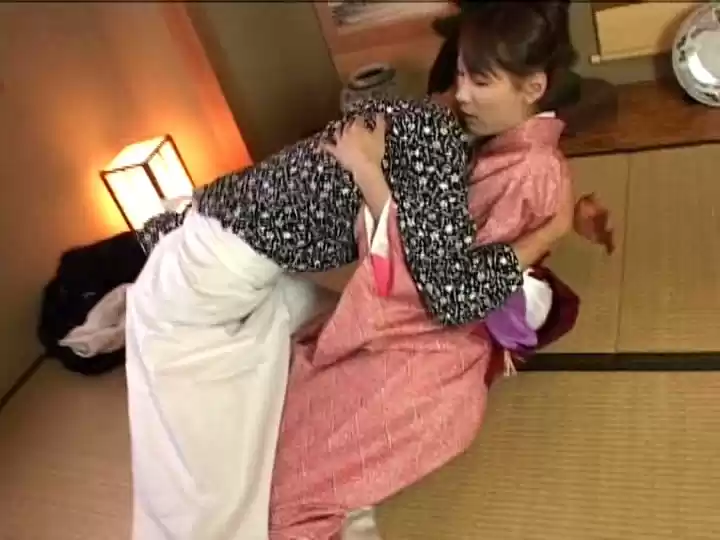 夫がしてくれないオトコ日照りの人妻旅館おかみ