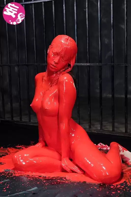 金粉縄奴● 中里美穂