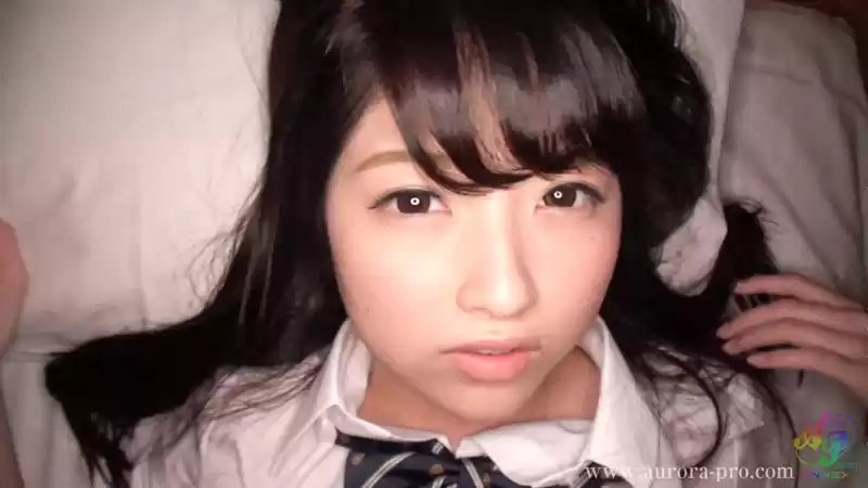制服が似合いすぎる美少女のご奉仕を味わいながら、精を出し尽くすまで突きまくったお泊りセックス あおいれな