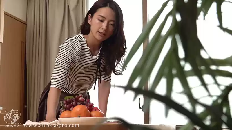 輪●寝取られ妻 三つ編みと制服と.... 「貴方たちが満足するまで、夫の目の前で性奴●として死ぬほど辱めてください...」 向井藍