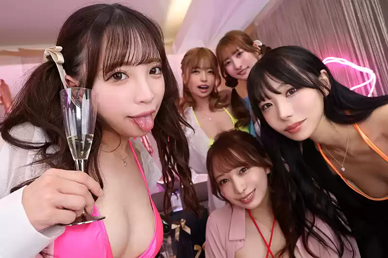 【VR】都内某所にあるハメ放題のセクシーラウンジで人生終了するくらい金も精子も注ぎ込み！！超VIP爆抜きエロバースデイ 小那海あや 尾崎えりか 椿りか 末広純 弥生みづき