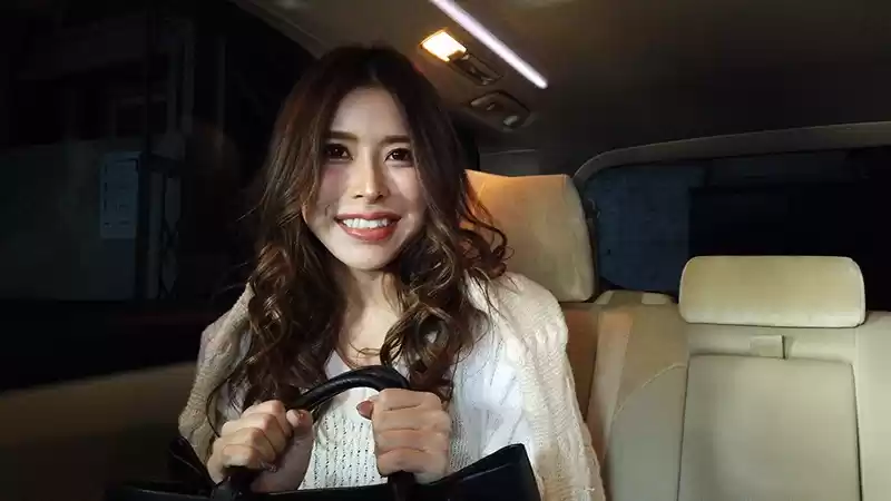 THE ドキュメント 本能丸出しでする絶頂SEX 日焼けが残るヤバいマ○コギャルOLを乱交ハメ倒す REMI