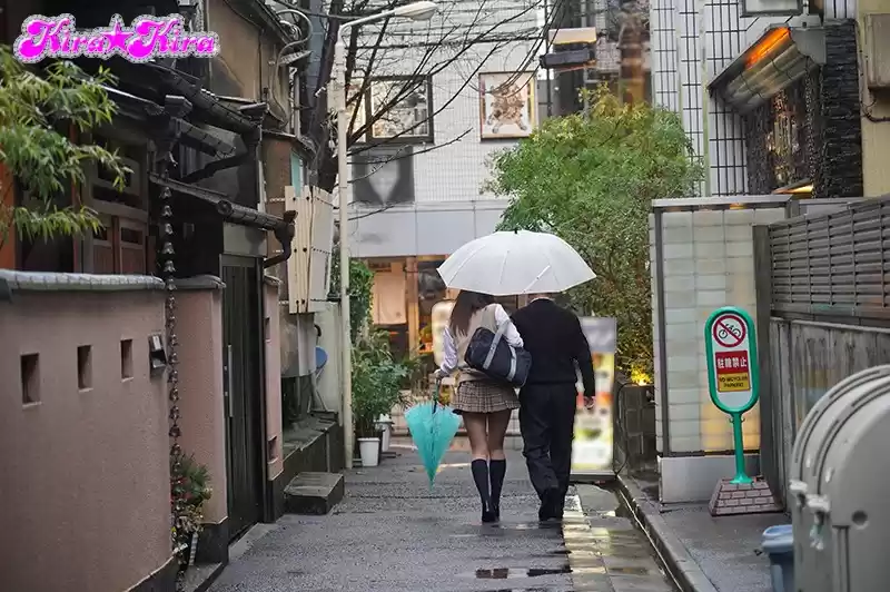 誰もしらない放課後 オヤジとクラスの隅っこにいる隠れビッチの放課後キメセク円光 奏音かのん
