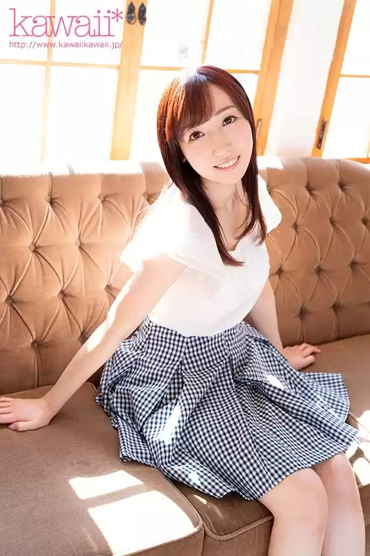 脱いだら白肌スレンダーEcup！ 韓国大好きなイマドキ女子大生 皆川ゆうな20歳 右肩上がりにエロくなるAVデビュー作！！