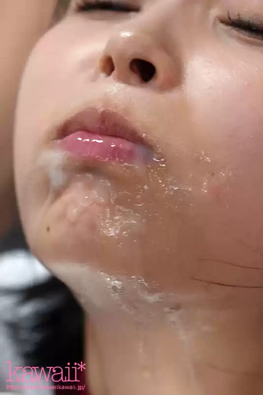 委員長は白く汚されたい～制服美少女の変態妄想ザーメントランス～濃厚ドロドロ大量精液ネバスペ 怒涛の大乱交ぶっかけ59発 日向なつ