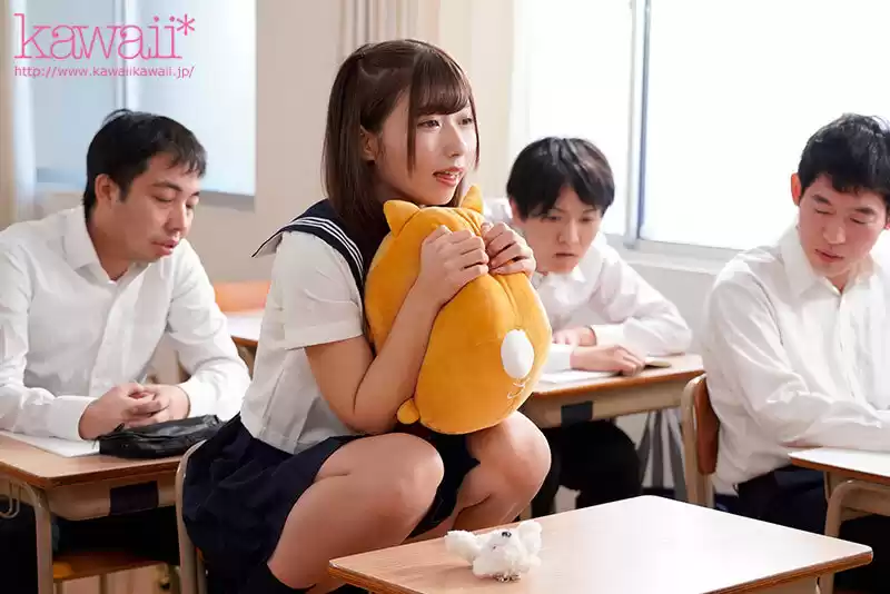 誰も手を出しづらい…。あの学級一可愛い高嶺の女子学生が記憶失い理性ゼロに！？公共、学校どこでも尻アナル丸出しで四つん這い歩き…身勝手お漏らしモラル崩壊少女！ 逢沢みゆ