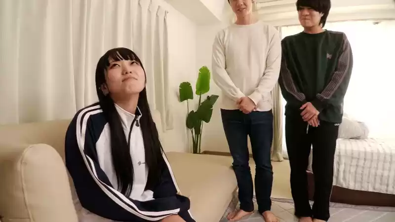 【4K】ドM覚醒！競泳水着姿でイラマ潮吹き爆イキ3P 日泉舞華