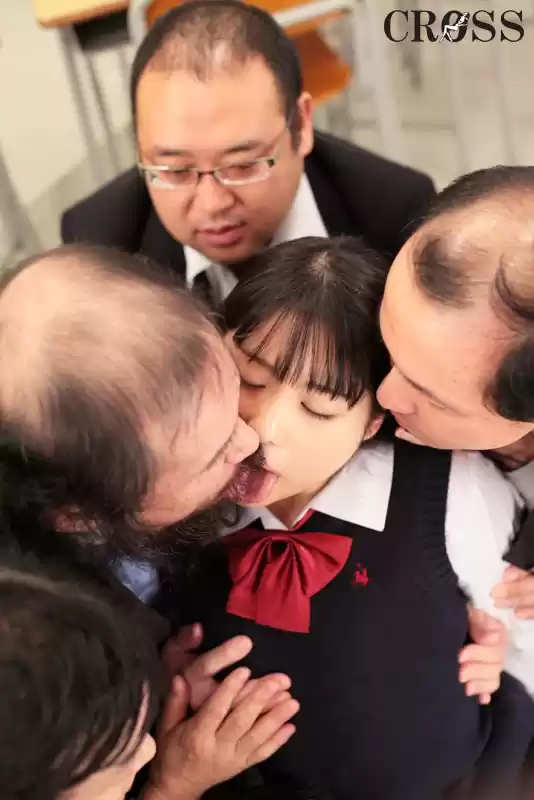 キモメン大好き女子校生のベロキスと濃厚SEX 桃音まみる