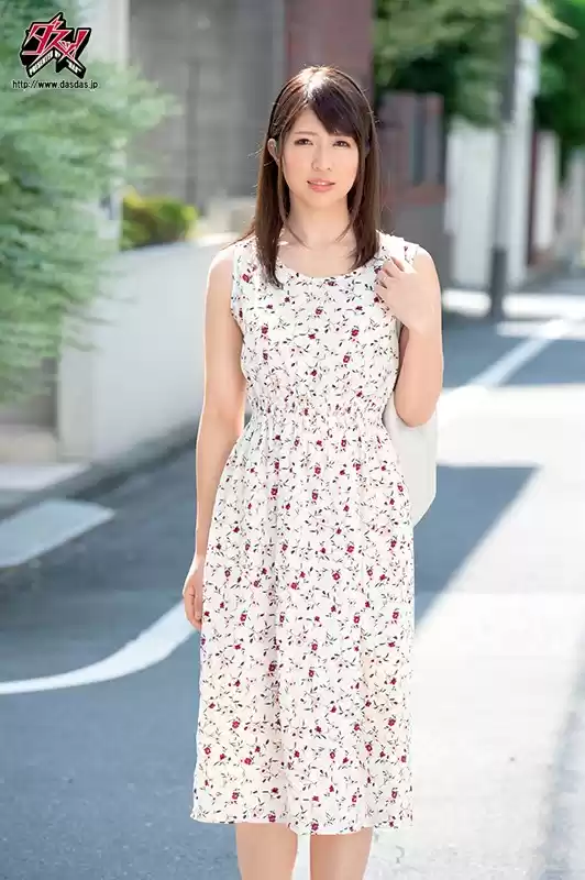 妻が帰省中の3日間 。デリヘルを呼んだら、友達の嫁に激似の嬢が家に来た。 三田真利江