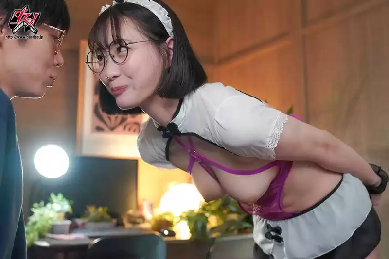 逆コス誘惑してくるオタクリケジョと最高に気持ちよいセックス 美谷朱音