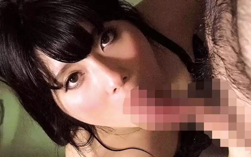 家族でフェラチオ 家の中で母、姉、妹に勃起チ○ポ見せたら…手コキフェラまでいけちゃう！？4時間