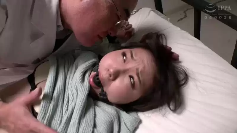 繁華街の監禁部屋 目覚めたら拘束酔いどれ変態女の性 涼花くるみ