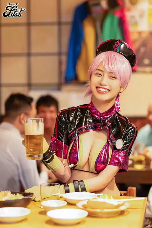 神クビレ美乳BODY解禁！SNSで人気の女子大生レイヤー北島愛菜AVデビュー！！