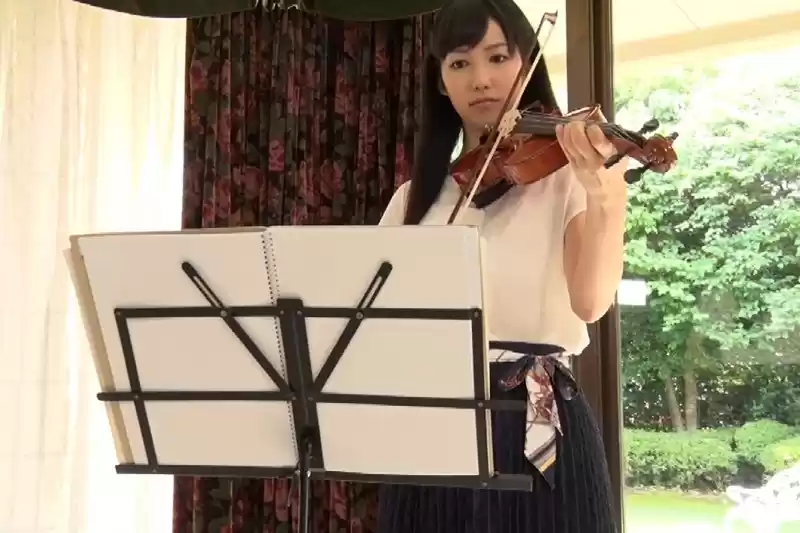 歪愛 ～お嬢さまを視姦し続けた使用人・黒井の妄想と暴走～ 徳永しおり