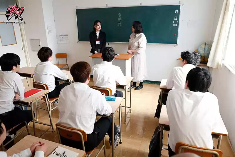 この教育実習生、ヤリ放題らしいゾ！性欲ぱない猿クソガキ共にどこでもズタボロ強輪わされ精神崩壊。膣たぷ中出し奴●。 音無鈴