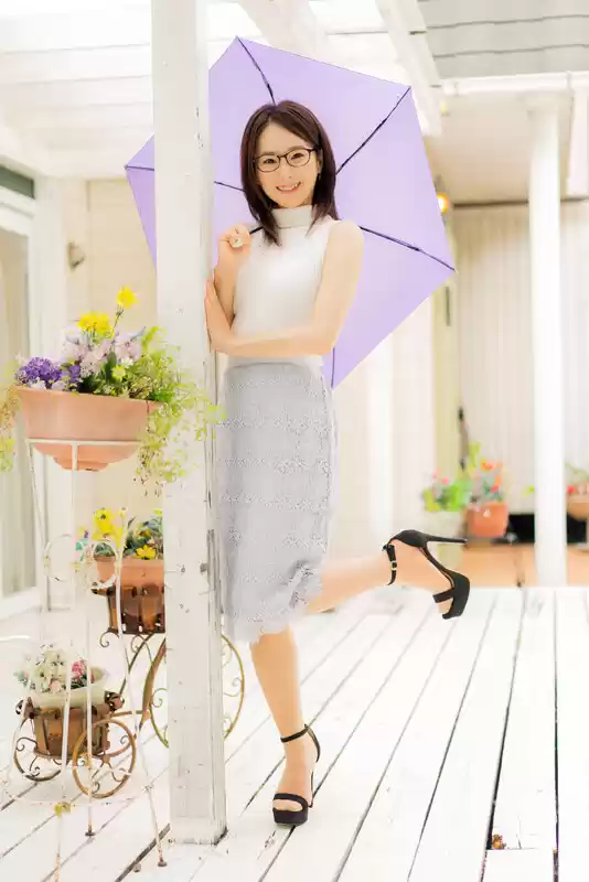美人すぎる気象予報士 坂本なつ歩（31歳） 夫に内緒で中出しAVデビュー！働く女AV出演ドキュメント 初めての浮気で隠れたドM変態気質が開花し連続本気イキした日