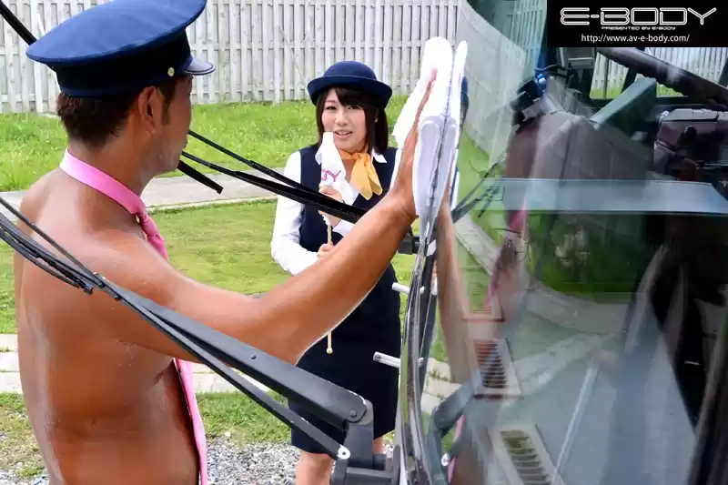 全裸爆乳ガイド付きバスツアー 霧島さくら