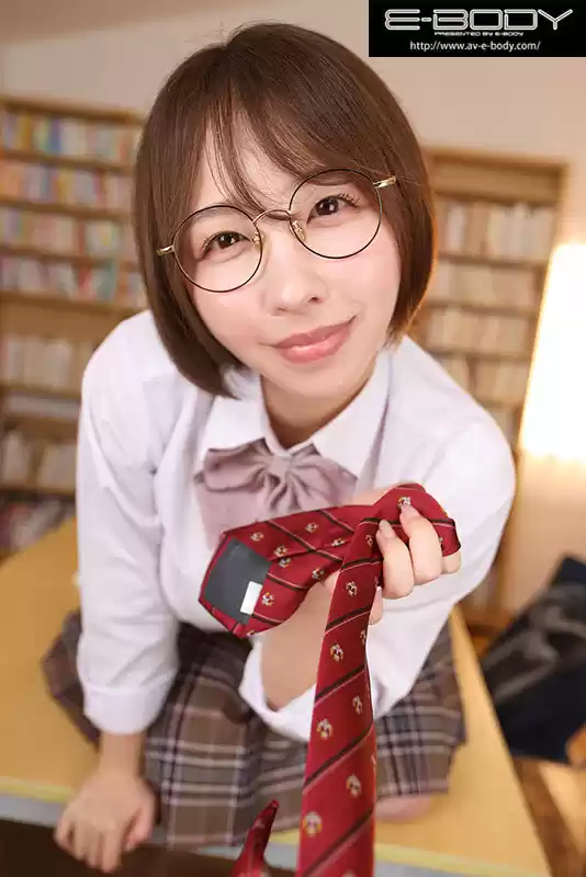 【VR】「……変態…何ジロジロ見てんの……死ねクズ」聞き間違いかと思うほど小さい声で罵られ ネクラ陰キャ地味メガネに犯●れる 宍戸里帆