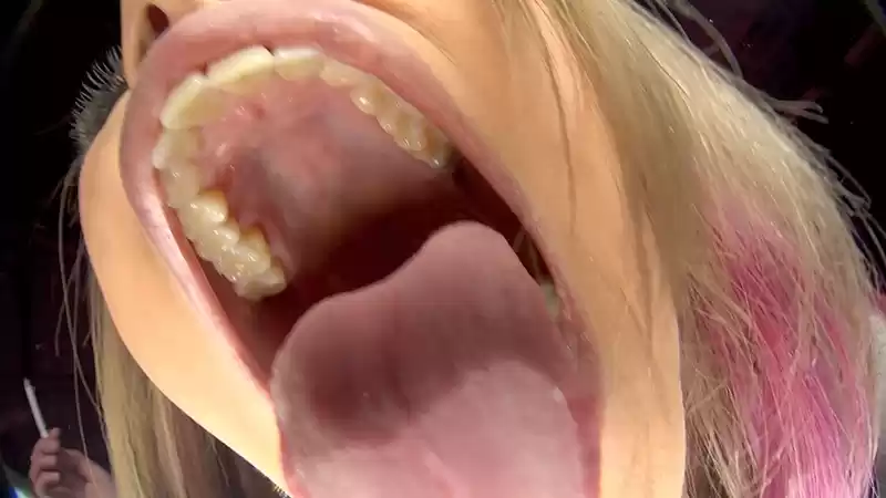 主観 タバコ美女 煙 ヤニベロ 痰唾ぶっかけ ドS淫語浴び手コキ