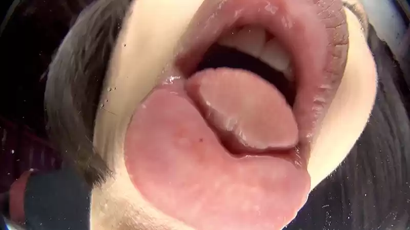 主観 タバコ美女 煙 ヤニベロ 痰唾ぶっかけ ドS淫語浴び手コキ