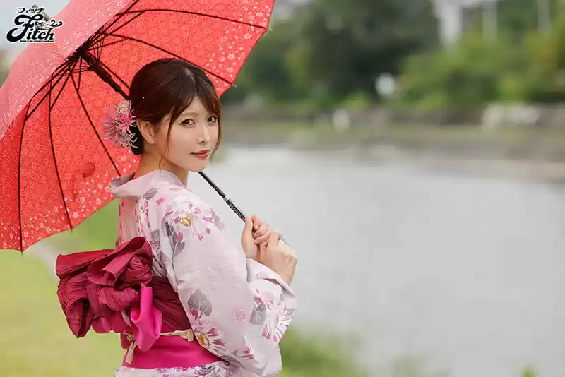 祇園の女 AV女優になった元カノと10年ぶりに再会して地元でハメまくった3日間 新村あかり