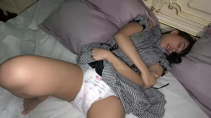 ちっちゃすぎる女の子にオムツを当てて弄りたい 145cmの比奈ひまりちゃんをお届け～あなたの願望叶えます