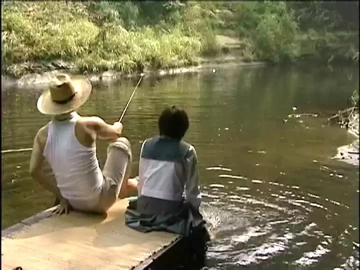 スカートをめくって青姦