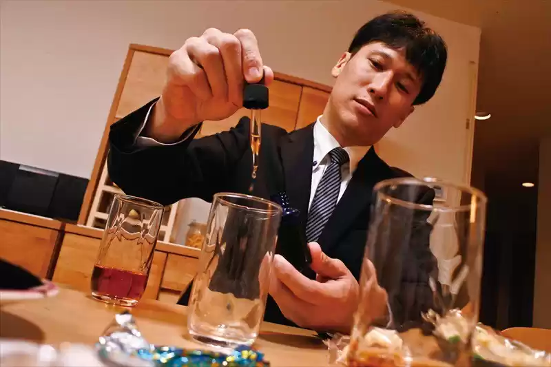 媚薬レ●プ 犯●れた人妻！ 望まない快楽に阿鼻叫喚！！強●快楽地獄に痙攣イキ！ 白目剥き絶頂！！ 9人4時間