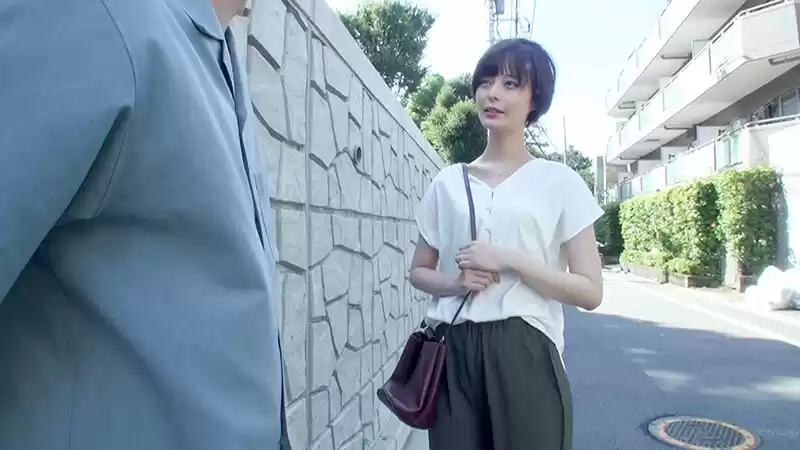 SNSでナンパした美人人妻が、旦那以外の身体に興奮してドエロい本性さらけ出しちゃいました！ 月乃ルナ