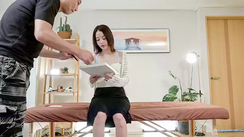 買い物帰りの人妻がナンパされてついていっちゃった。美咲かんな