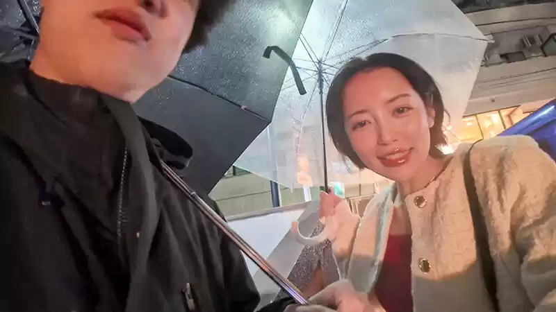 日常のVlogを撮っていたら健気な人妻も参加してそのままSEX 美咲かんな