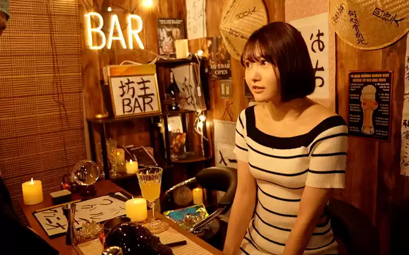 坊主Bar 1 童顔でハリのあるむっちりボディに生肉棒中出し/悪い男を寄せ付けるエロボディをでかチ●ポで癒す/すけべボディを隅々までカウンセリング白濁精液で浄化/淫乱ボディに運気上昇チ●ポ挿入でアヘアヘ絶頂!