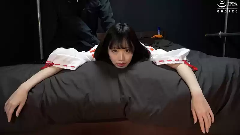 【くすぐり】「巫女さんややちゃんの身体をくすぐりマッサージ！ 最後はうつ伏せ拘束で大笑い！」WAKA-077琥珀やや 6