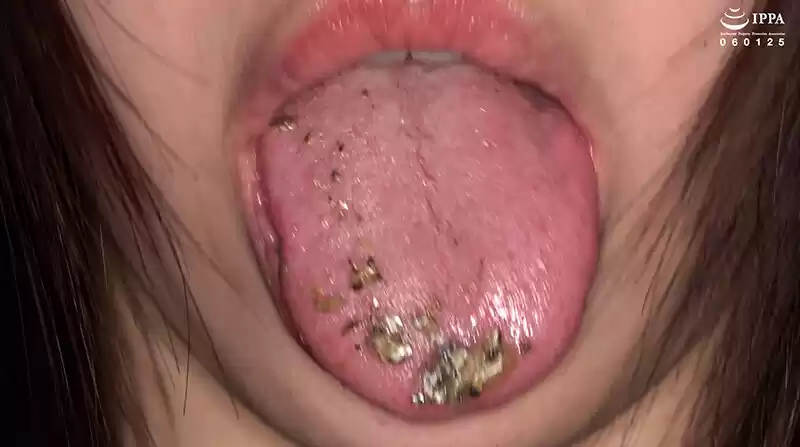 【激レア】「超貴重な口内・歯・のどちんこ観察＆小魚咀嚼巨大女プレイ！」甘井くるみ