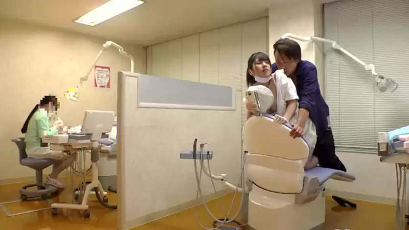 やたらと目があう歯医者さん 柊るい