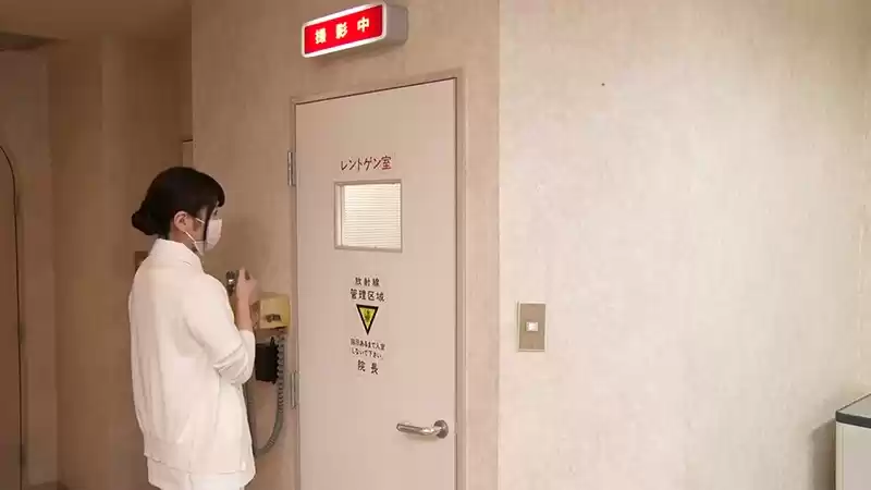 素敵な衛生士さんが二人っきりになったらしゃぶってくれてバックでヤラせてくれましたぁ～！ 倉木しおり