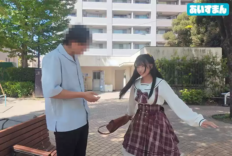 ギリギリ責めたSNS投稿でオトコを釣ってオフパコしまくりwwフリフリ洋服＆ぶりっ子キャラで女子から嫌われるガチぼっち承認欲求モンスターマゾ ゆりちゃん20歳