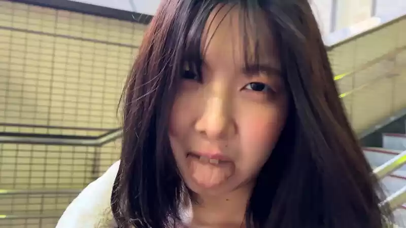 おっぱい大きめ童顔女子がM男に濃厚鼻フェラ