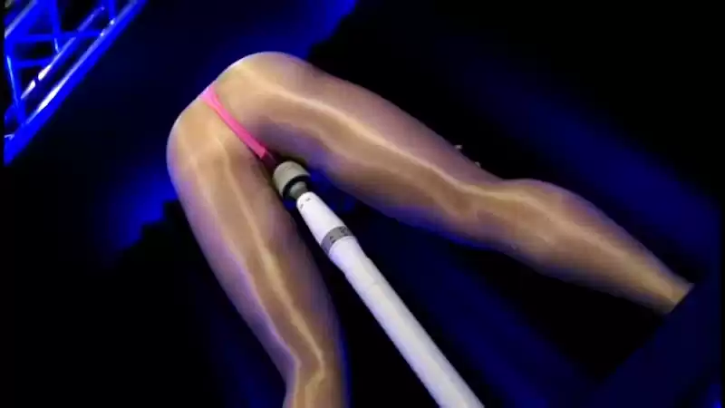 ハイレグ立ち電マ 2