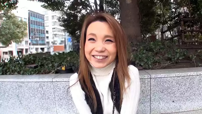 SNSで知り合ったアクティブな夏女と個撮テイで個室にインしてナシクズシの嵌め撮り中出しセックス！