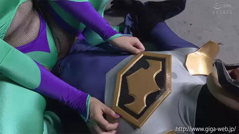 悪の女幹部 ゾラ ヒーロー陥落 春原未来