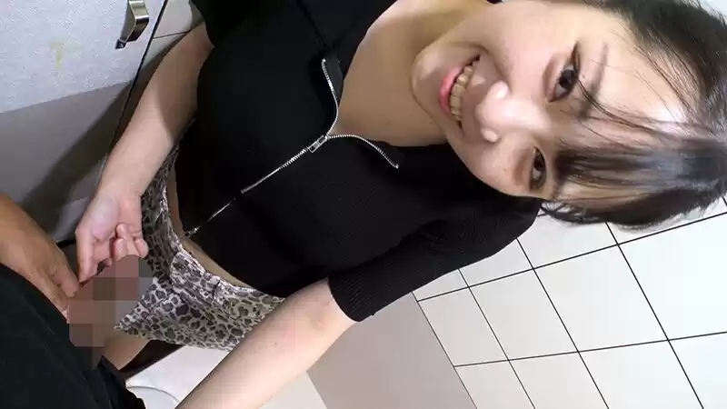 街でエロいお姉さんに誘われ…一滴残らず絞り取ってあげる 愛瀬ゆう