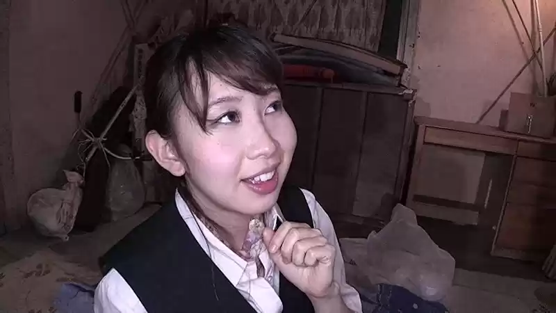 某携帯ショップに勤める実は重度の男性不信の店員が1本限りの奇跡のAVデビュー 樹ちひろ