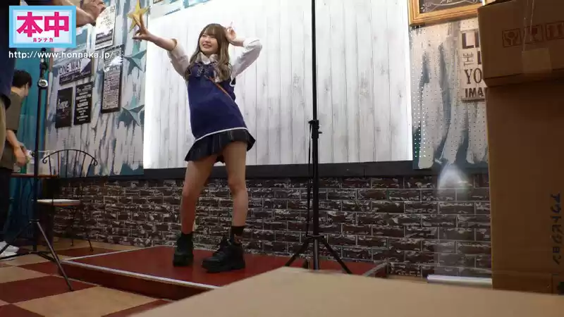ウマのり娘がイクッ！製作費0円で私物販売、店舗突撃、イベント開催etc… 自力で稼いだお金で、競馬で勝って、AVを作ろう！！キミが中出ししても腰振るのやめない！ハメまくり射精しまくりスペシャル 松本いちか